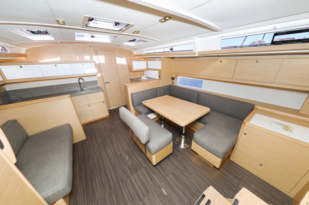 Dufour 470