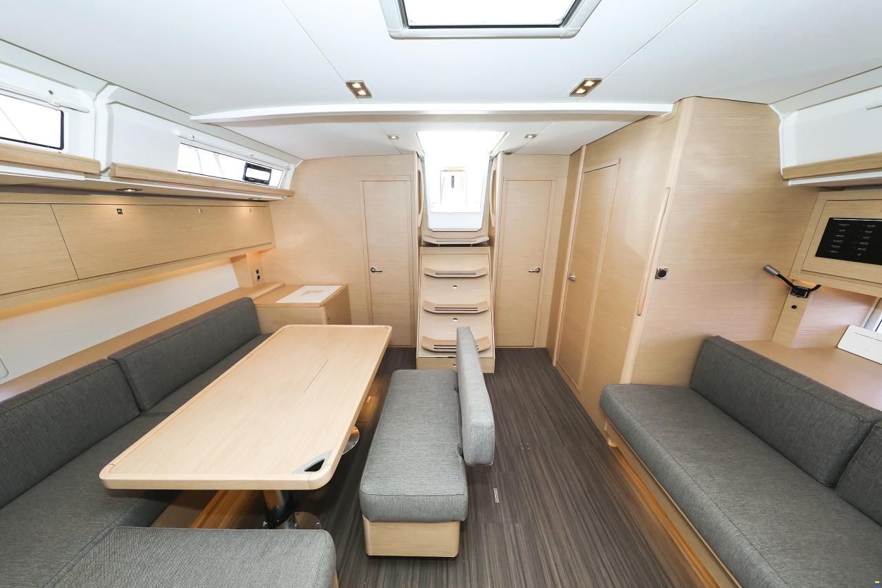 Dufour 470