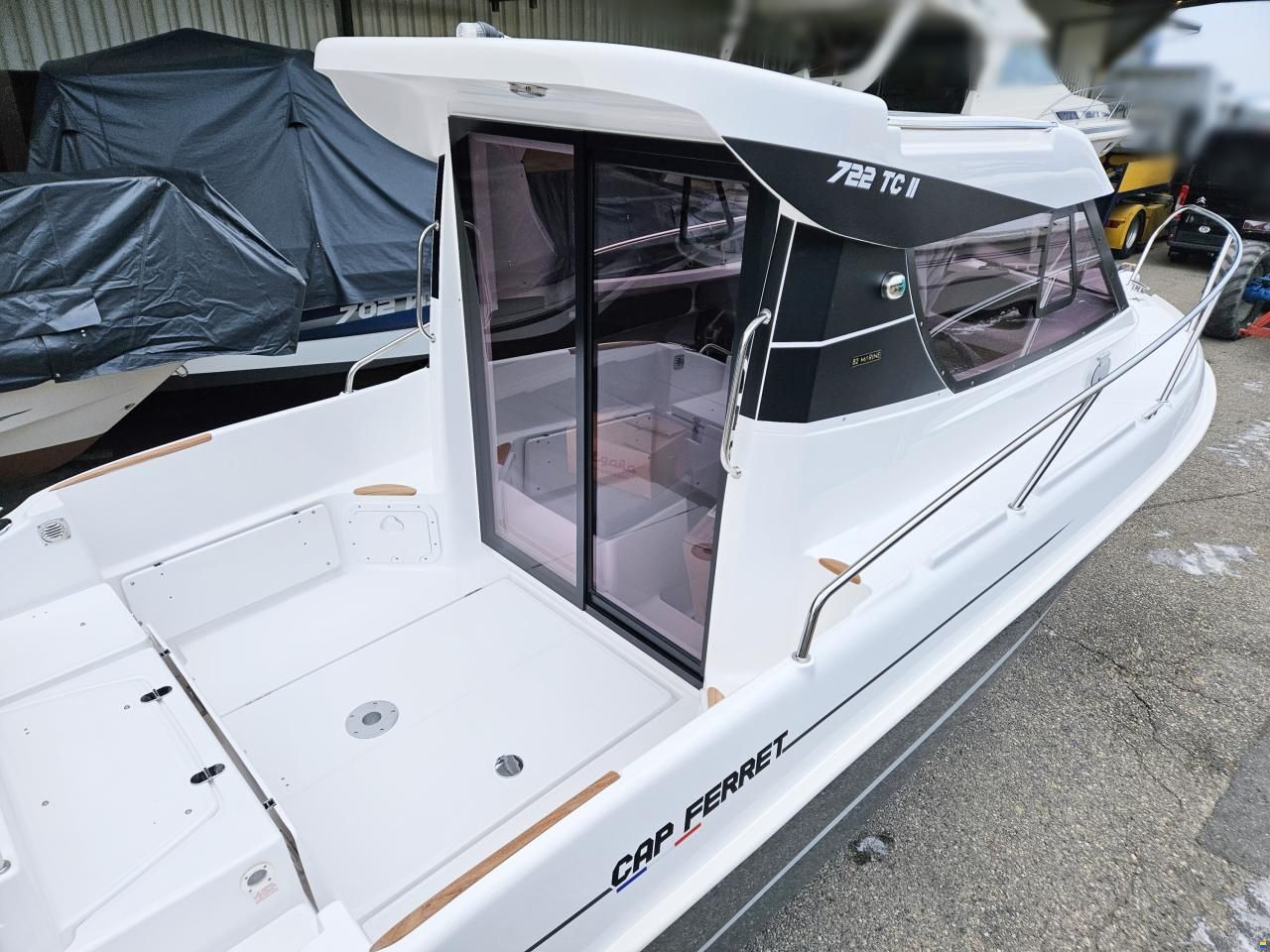 B2 Marine Cap Ferret 722 TC - Mercury 150 EFI