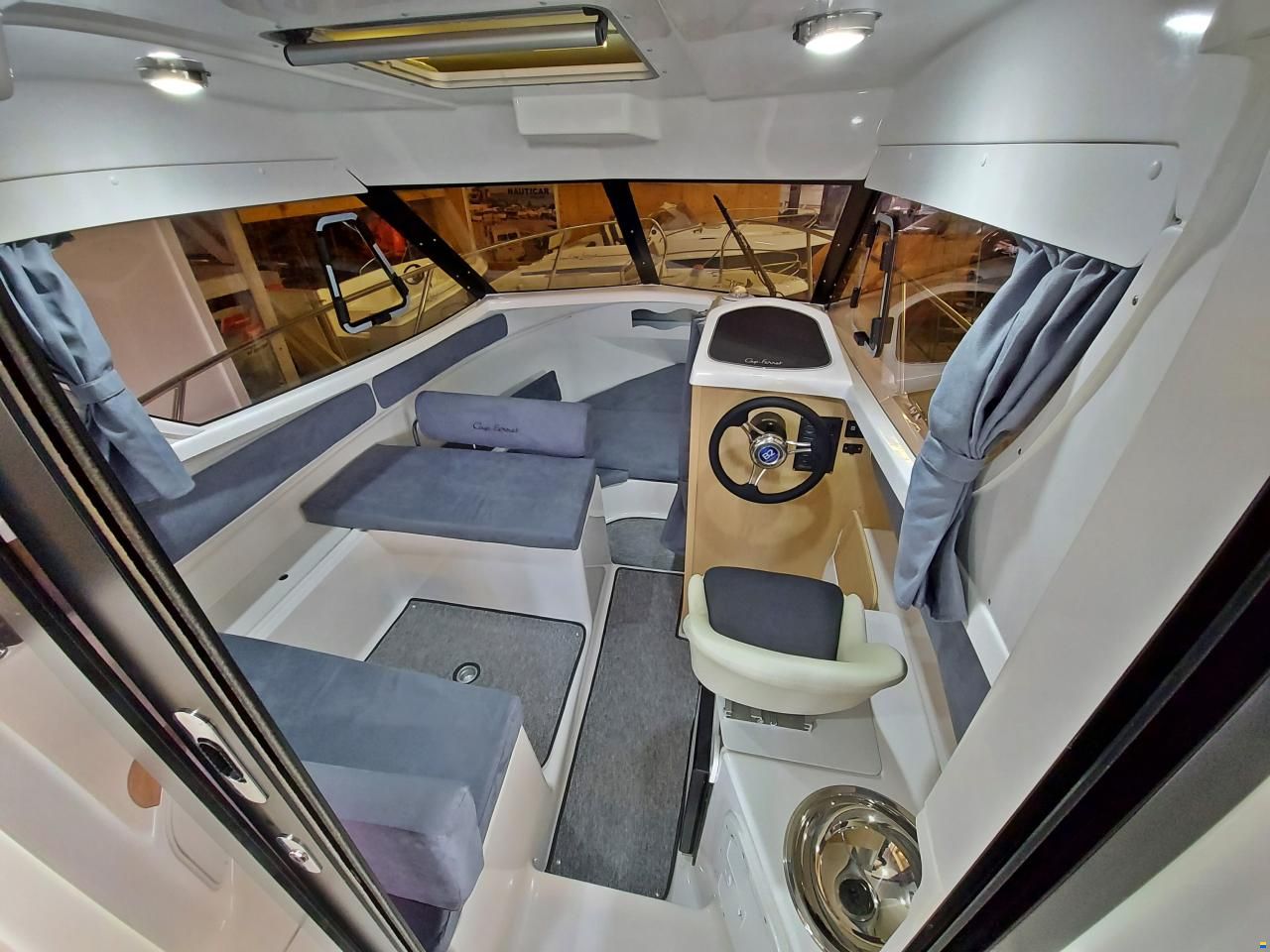 B2 Marine Cap Ferret 722 TC - Mercury 150 EFI