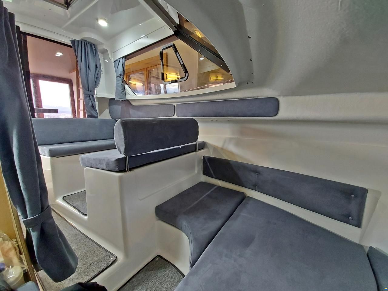 B2 Marine Cap Ferret 722 TC - Mercury 150 EFI