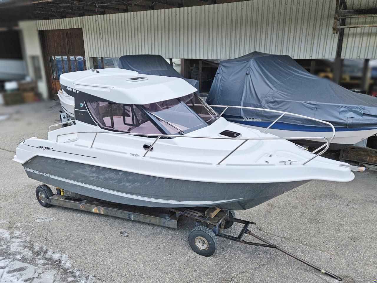 B2 Marine Cap Ferret 722 TC - Mercury 150 EFI