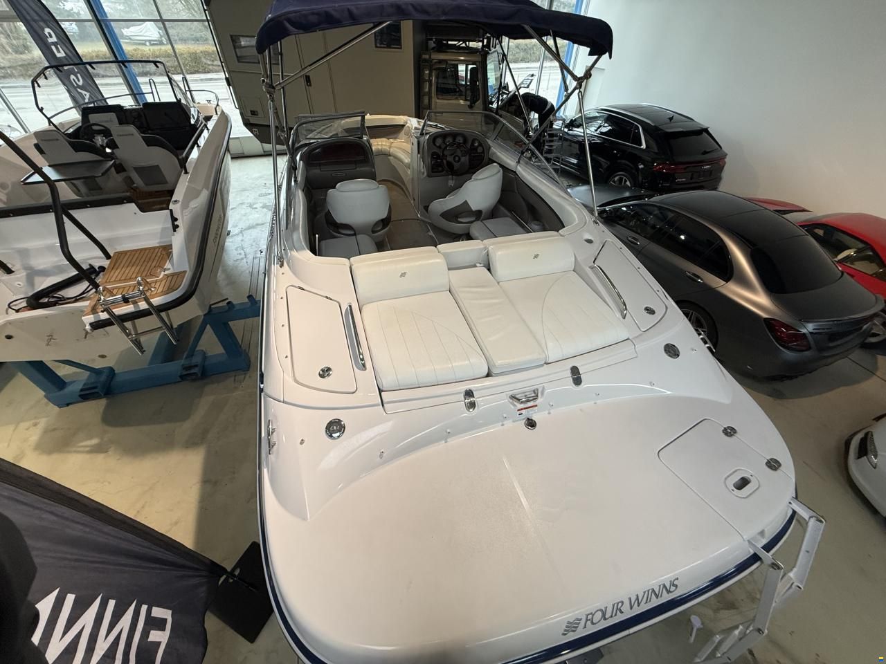 Four Winns Horizon 210