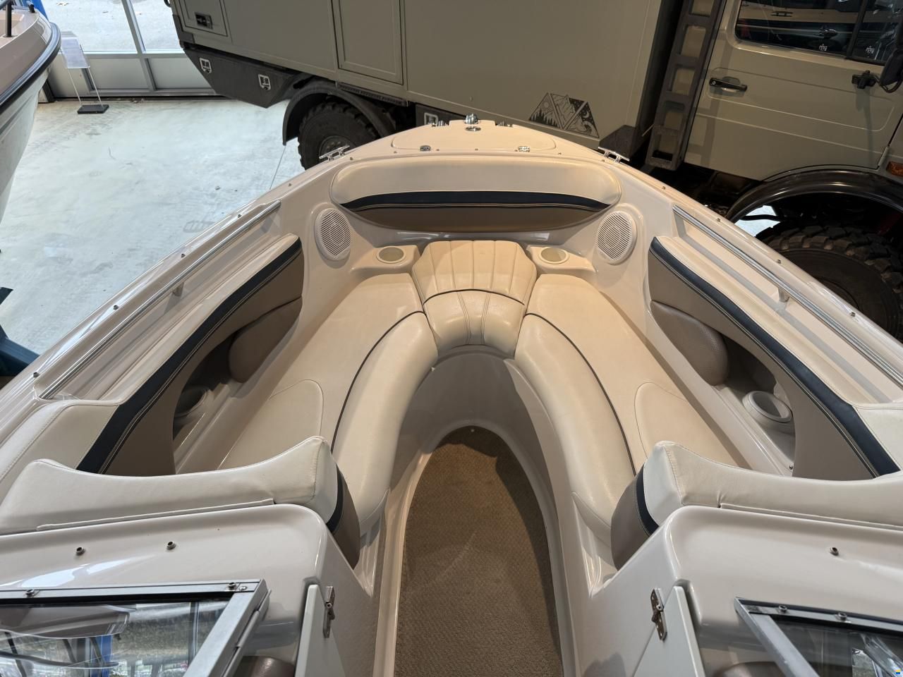 Four Winns Horizon 210