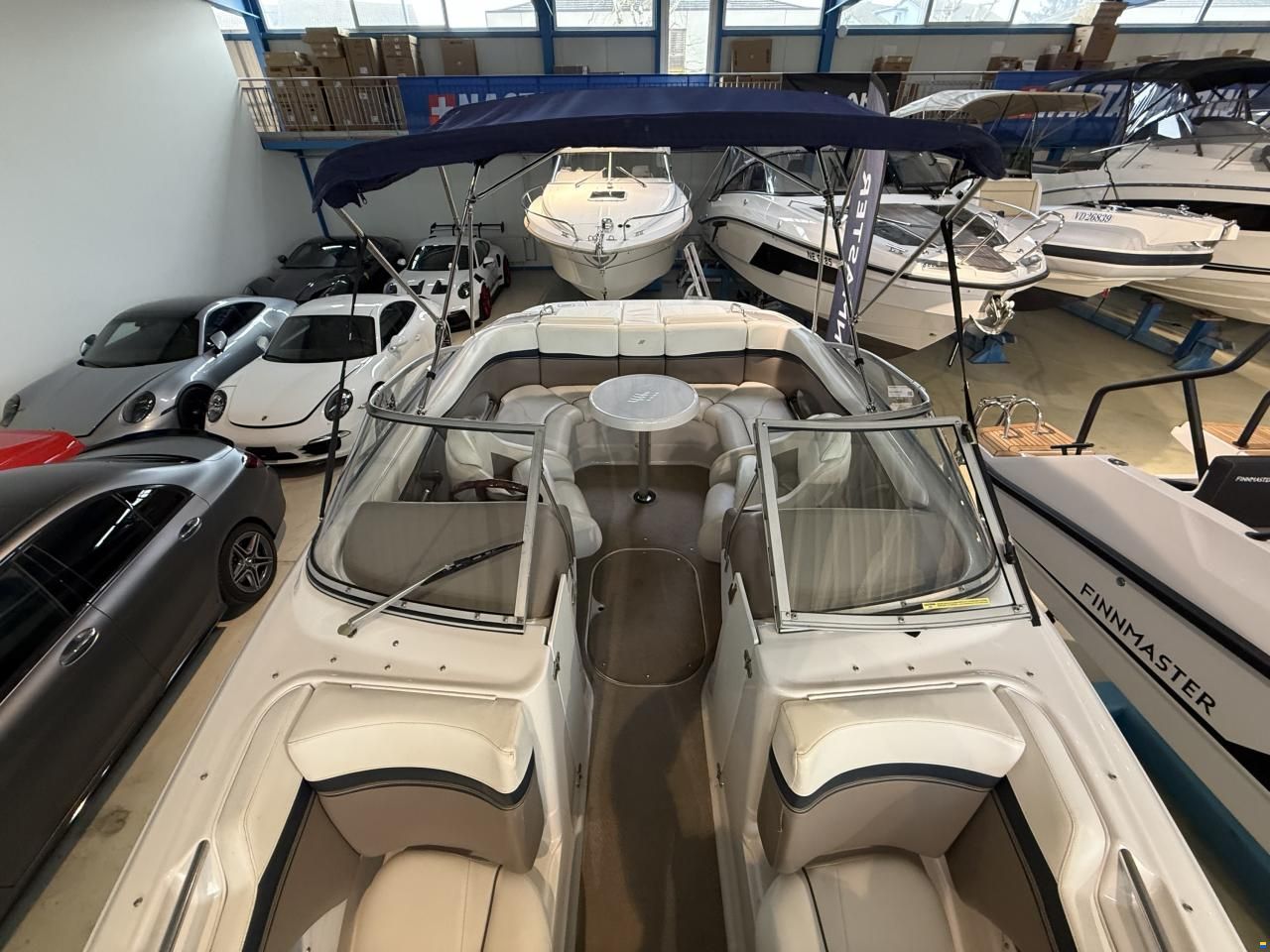 Four Winns Horizon 210