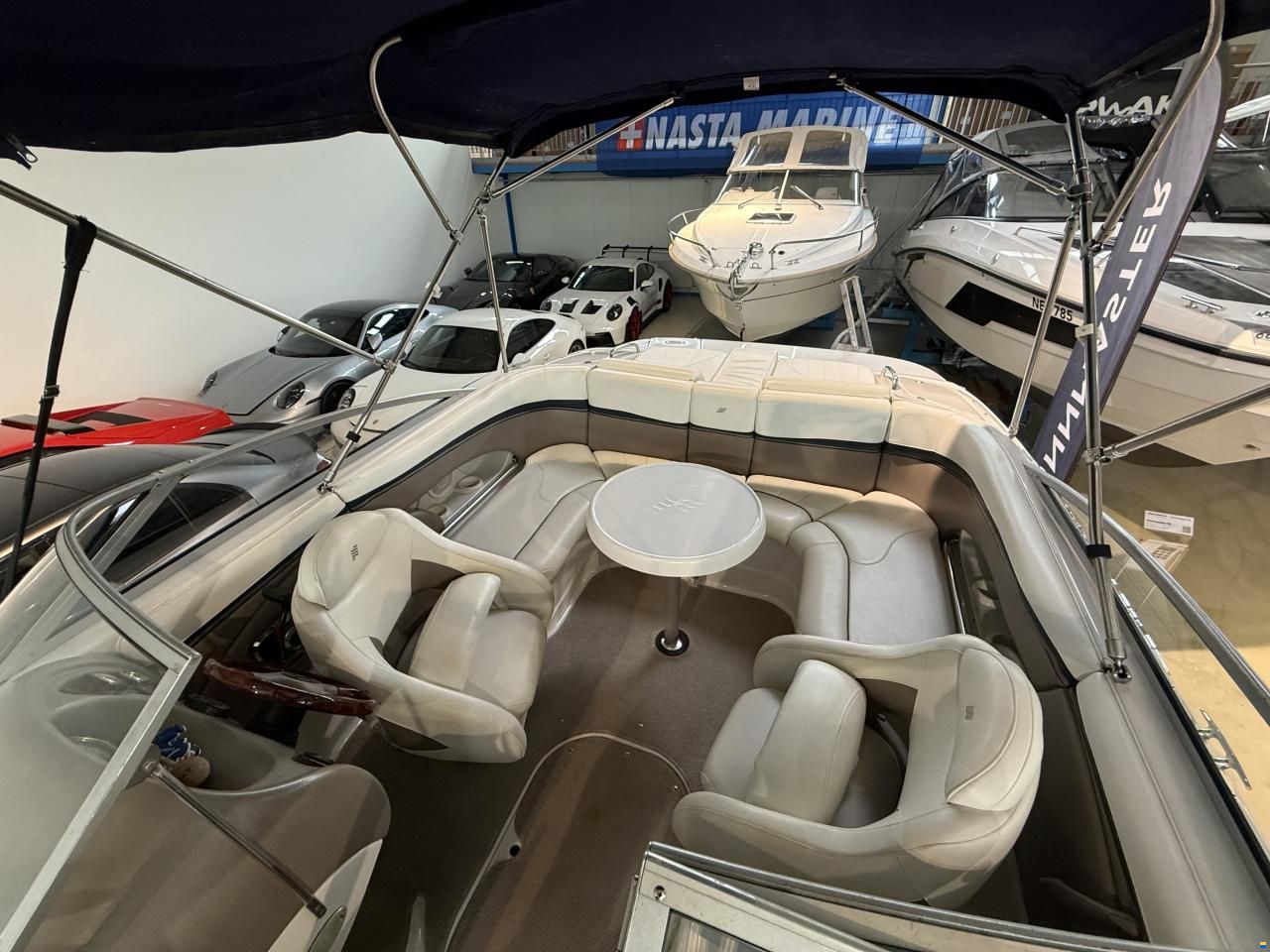 Four Winns Horizon 210