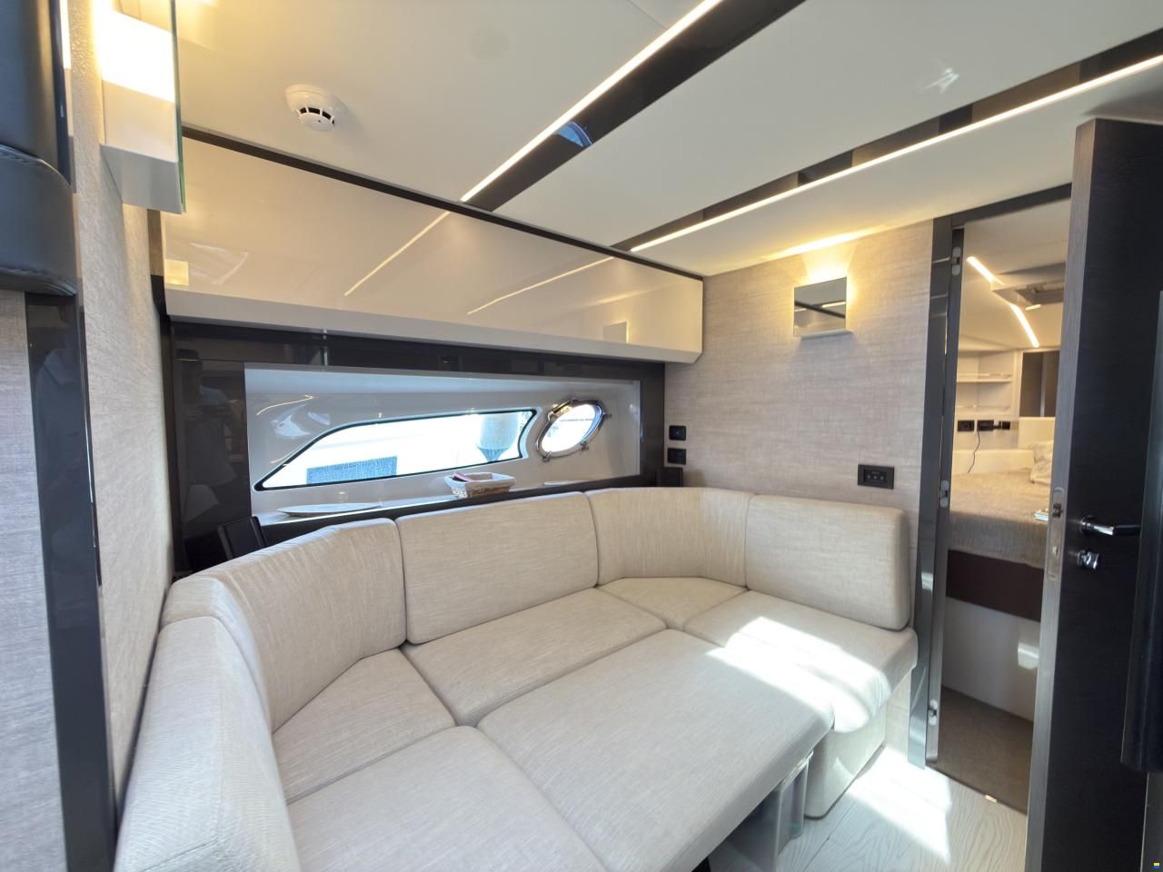 Pershing 5X