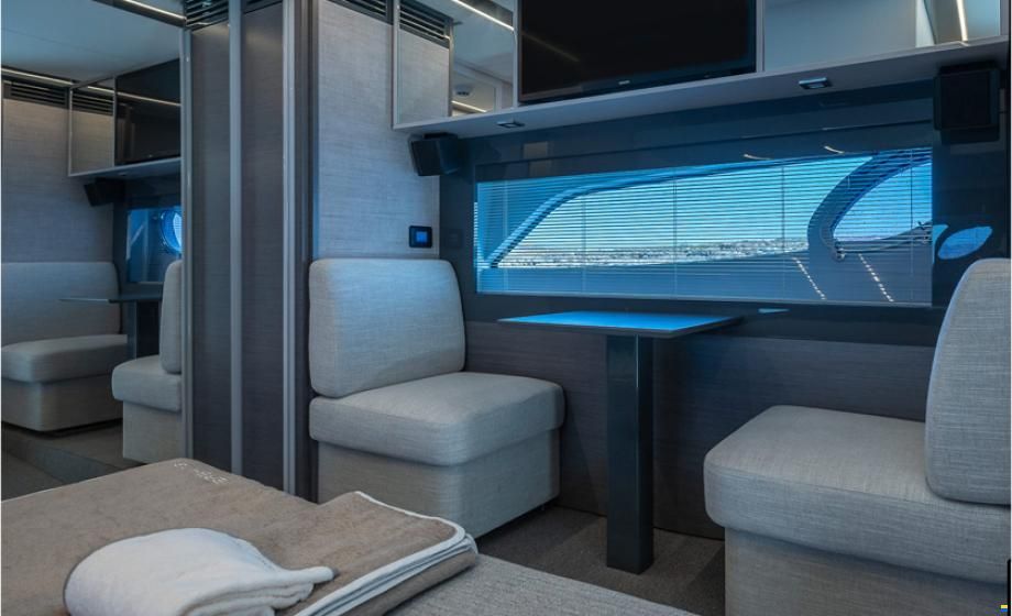 Pershing 5X
