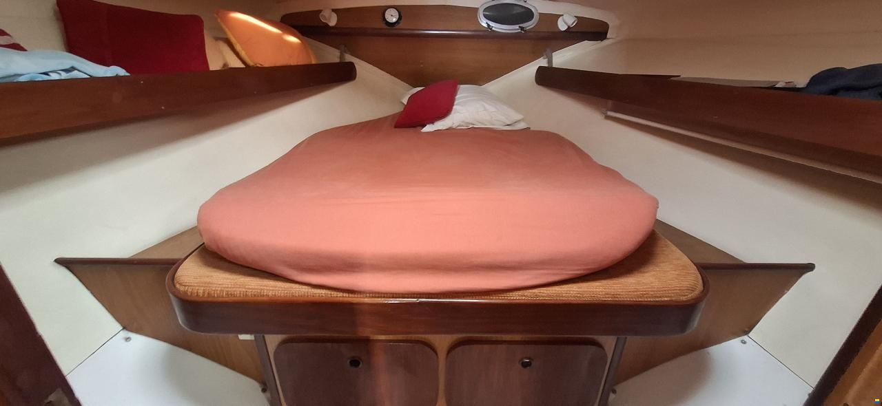 Beneteau Antares 860