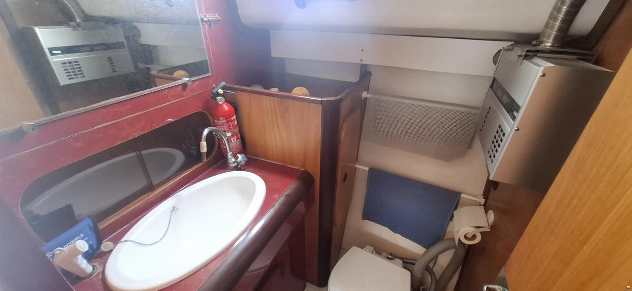 Beneteau Antares 860