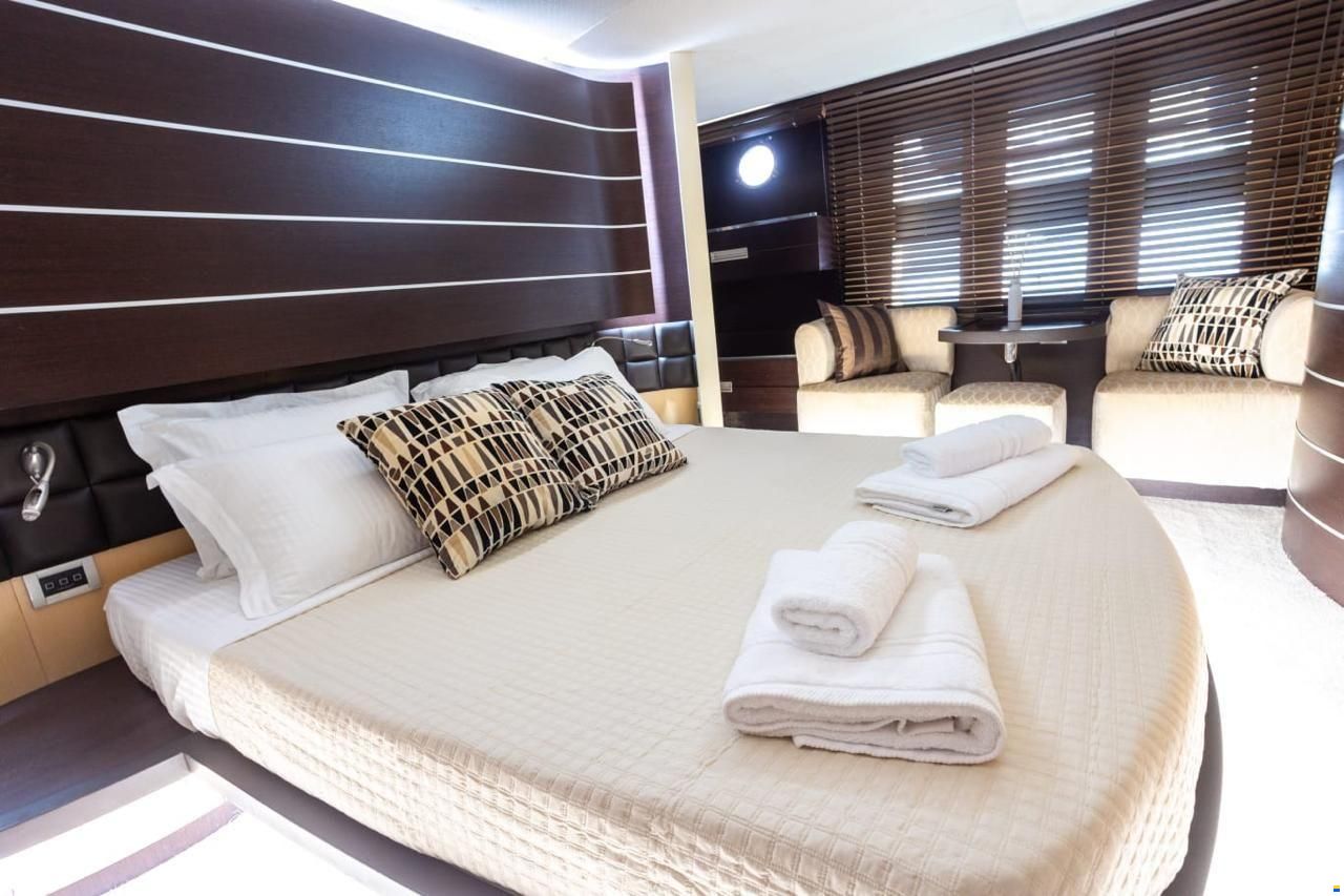 Azimut 86 S