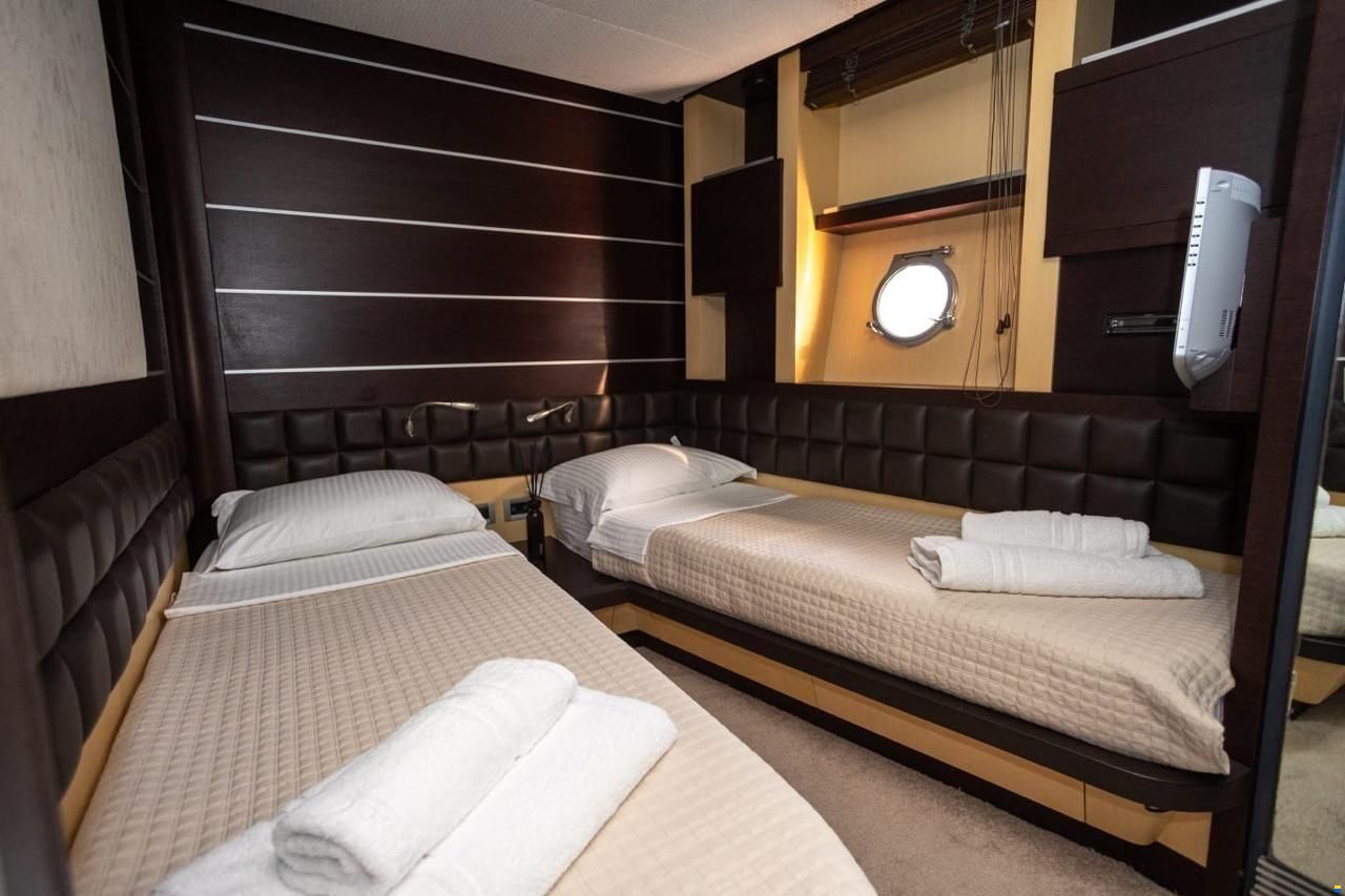 Azimut 86 S