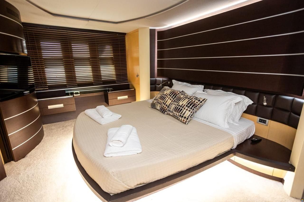 Azimut 86 S
