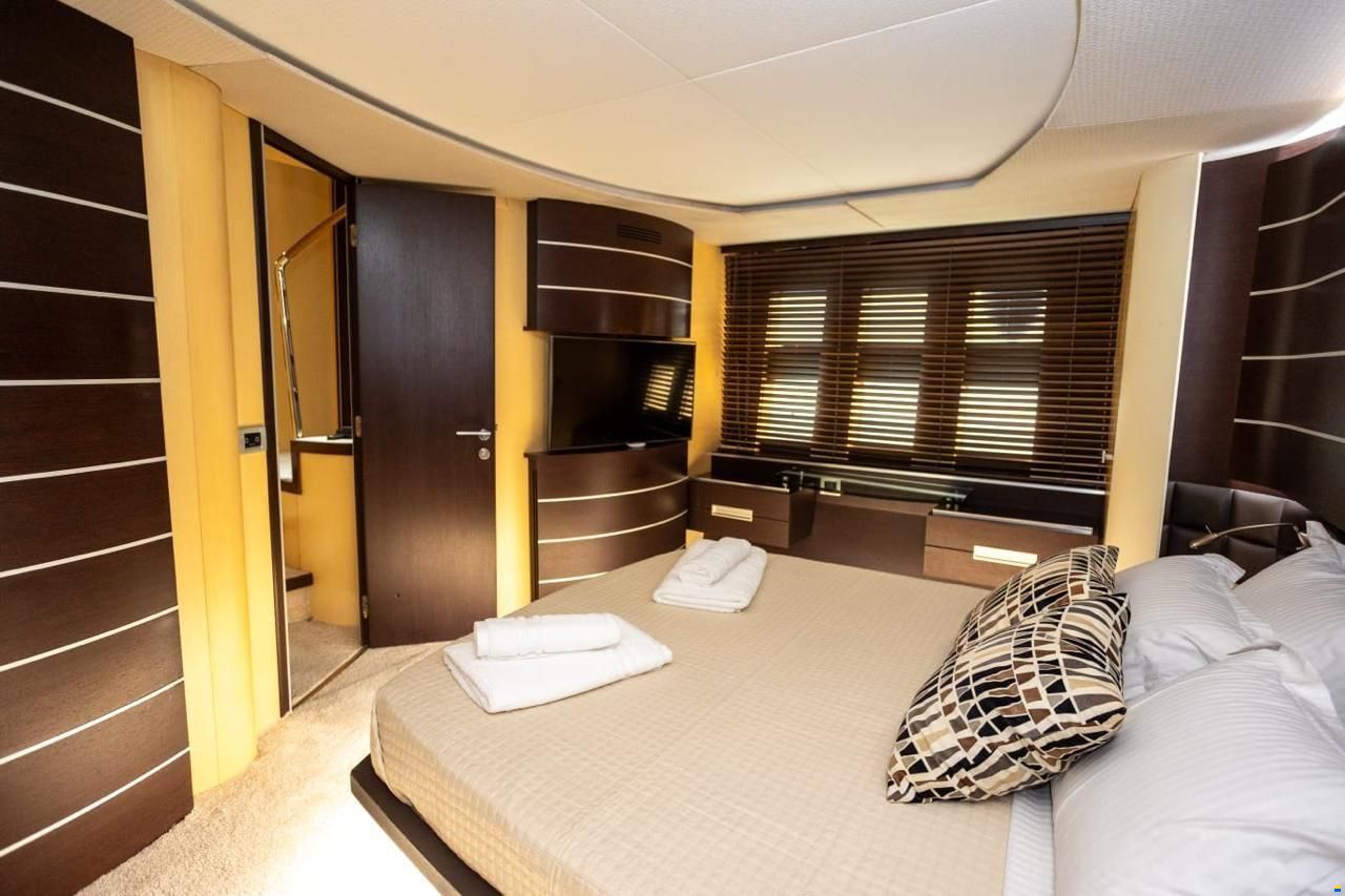 Azimut 86 S