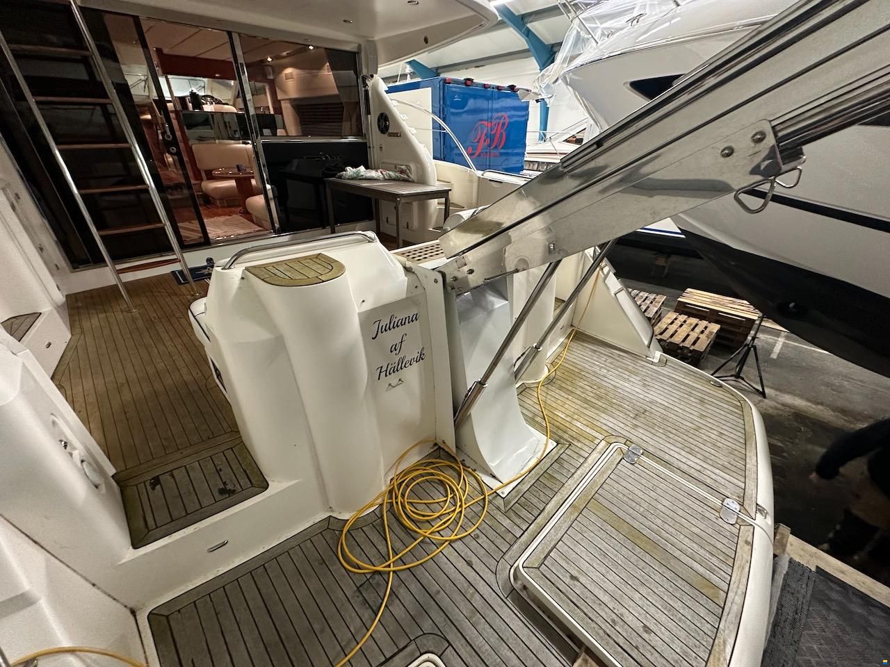 Fairline Squadron 59