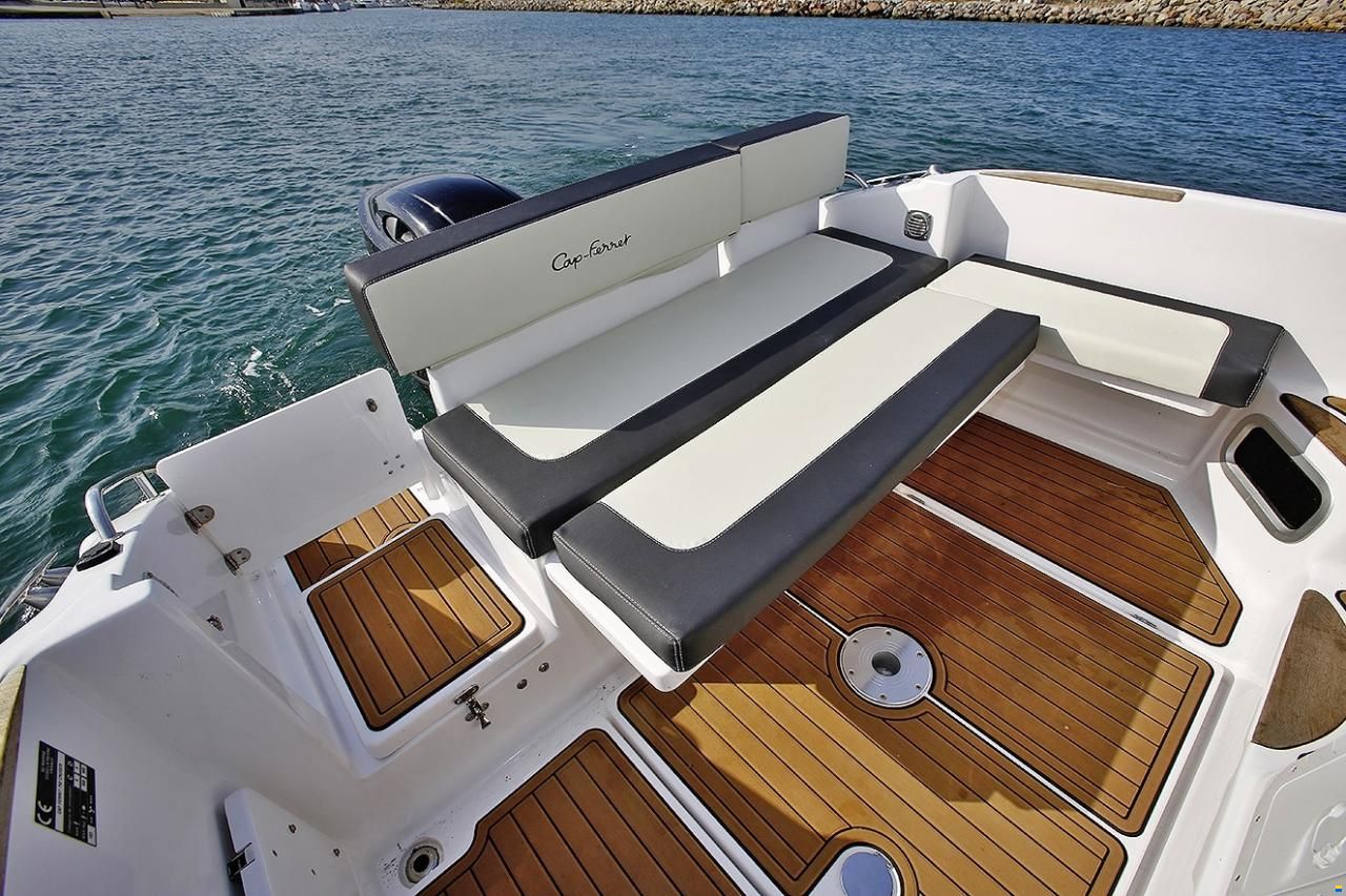 B2 Marine Cap Ferret 752 Cruiser