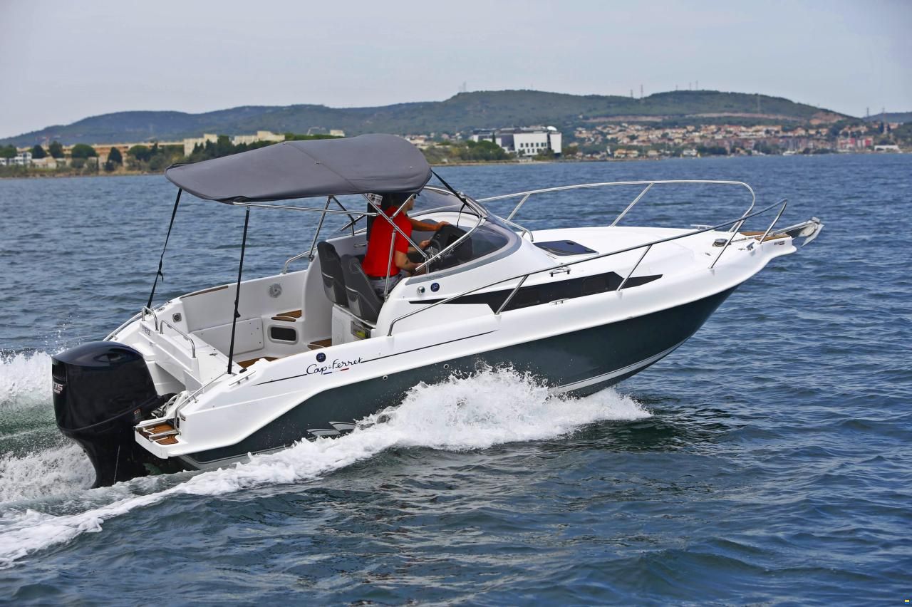 B2 Marine Cap Ferret 752 Cruiser