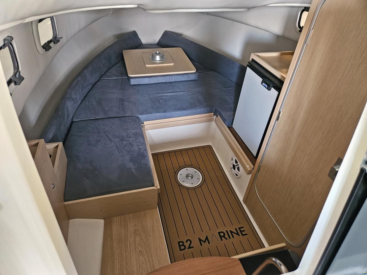 B2 Marine Cap Ferret 752 Cruiser