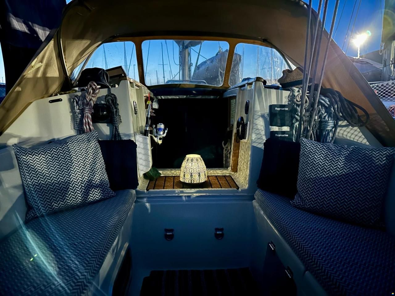 Elan 33