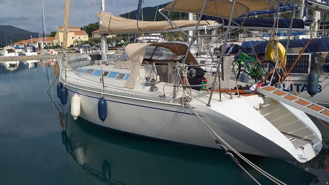 Elan 33