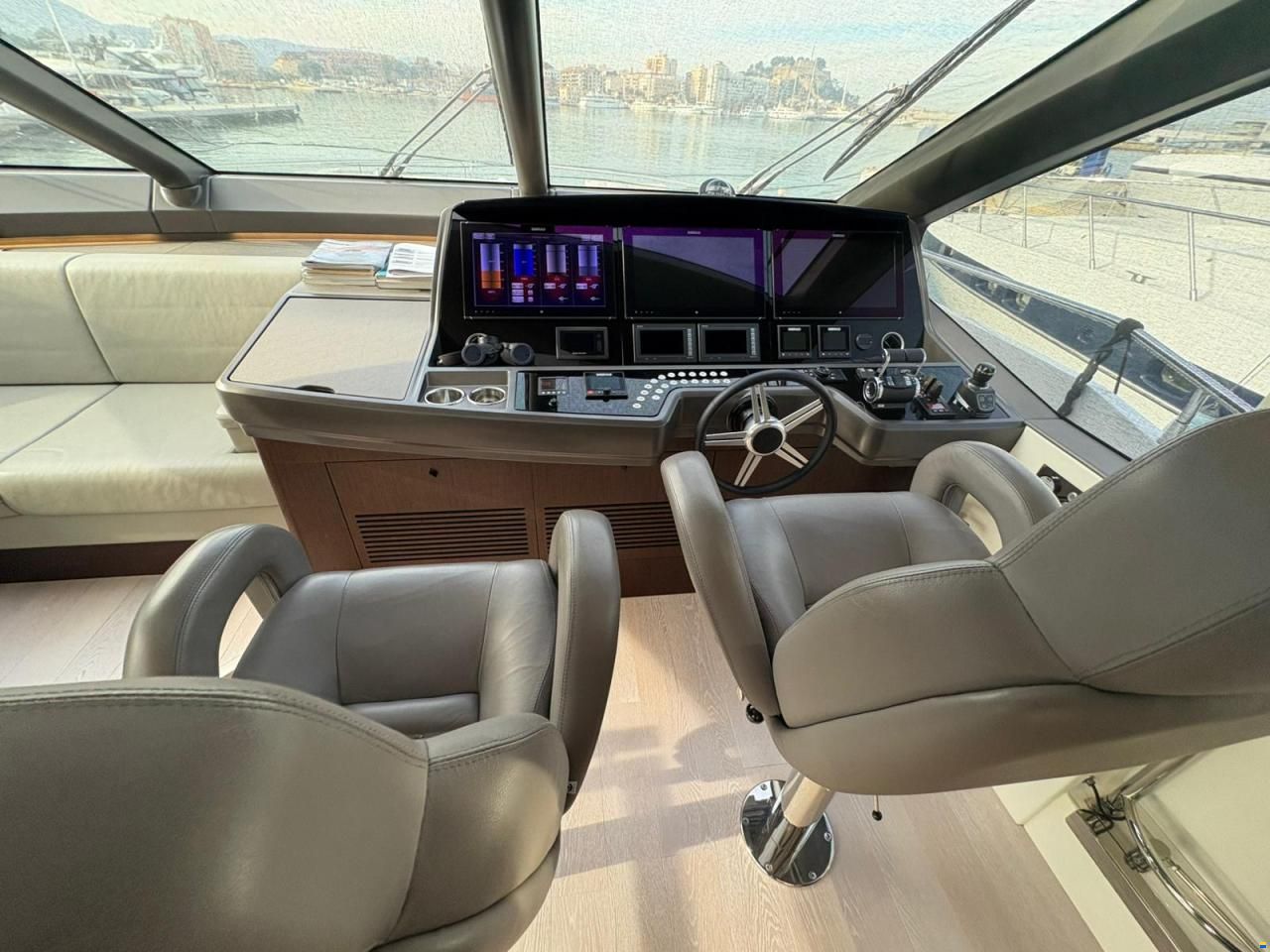 Sunseeker 76 Yacht