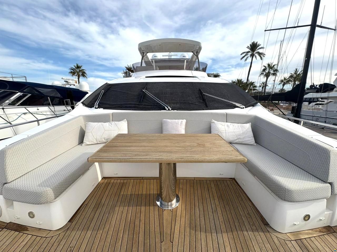 Sunseeker 76 Yacht