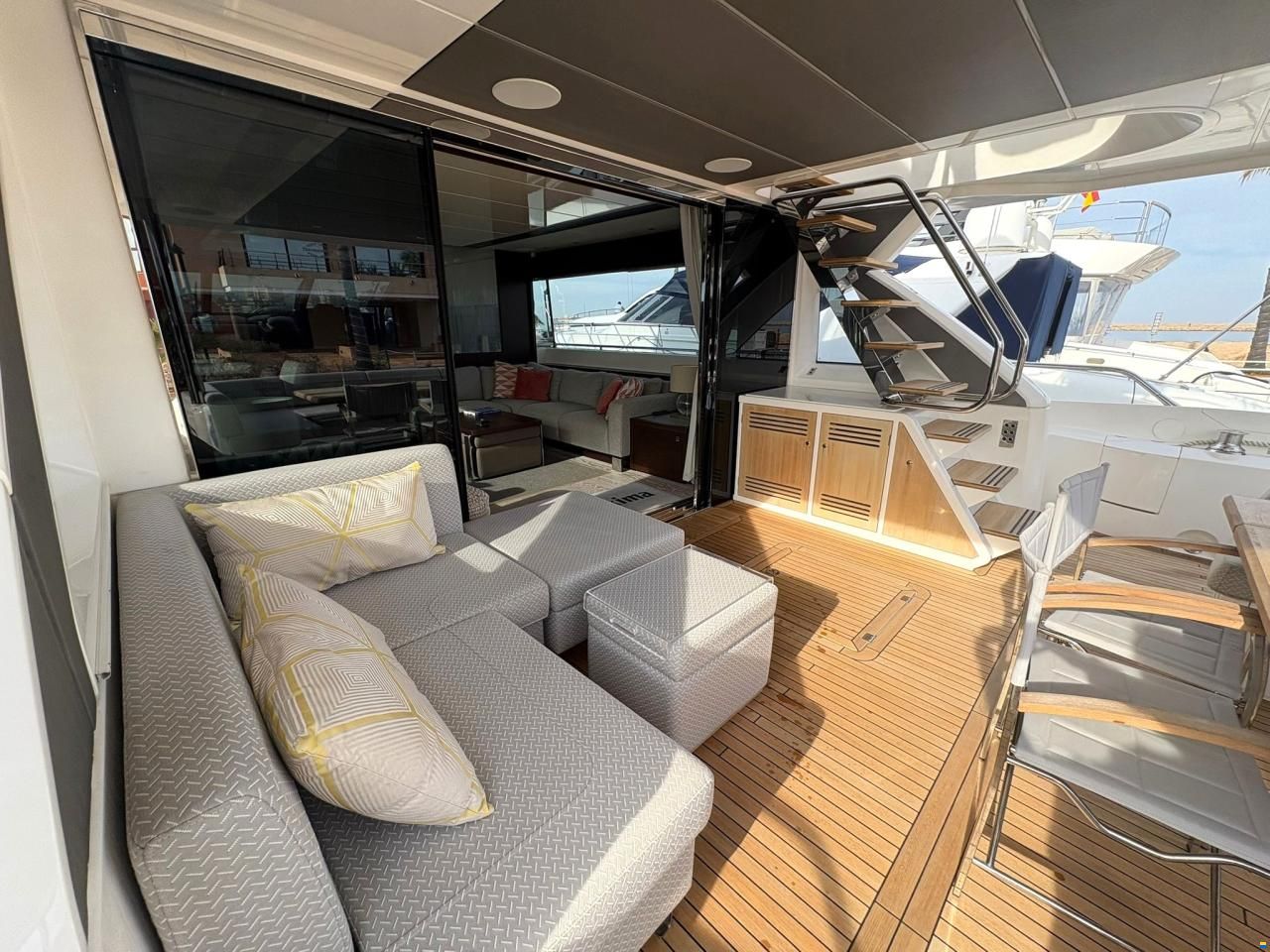 Sunseeker 76 Yacht