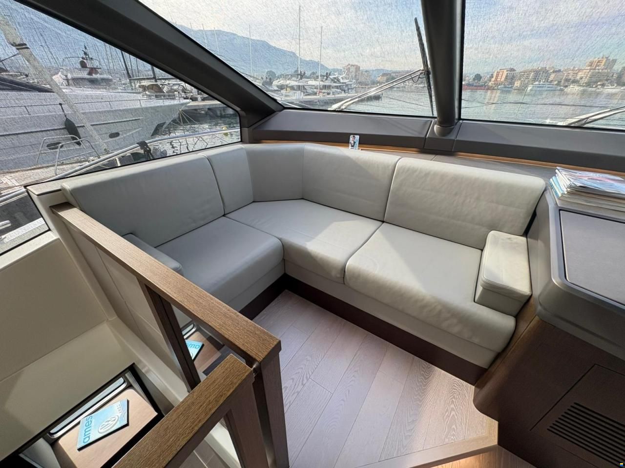 Sunseeker 76 Yacht