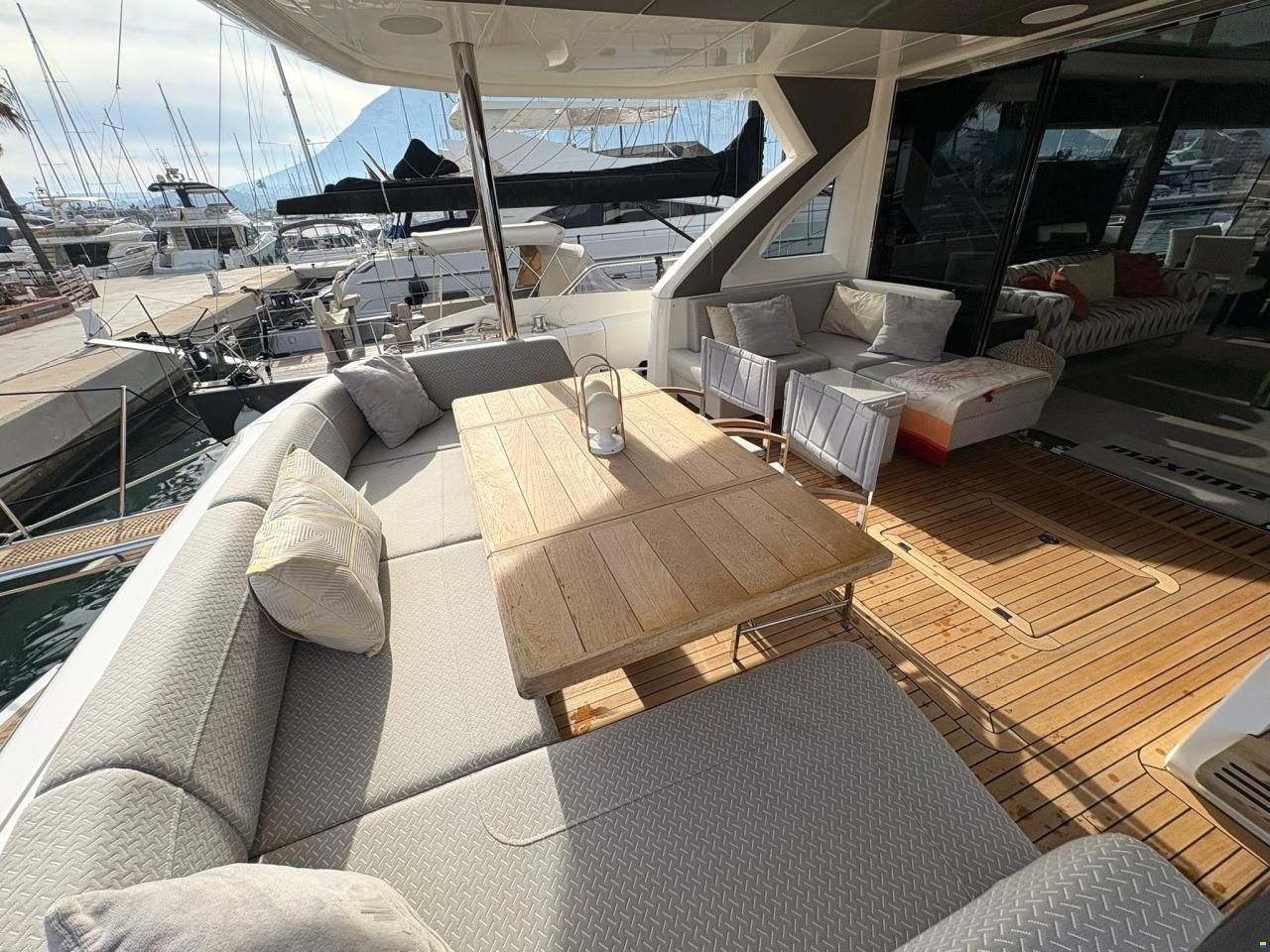 Sunseeker 76 Yacht