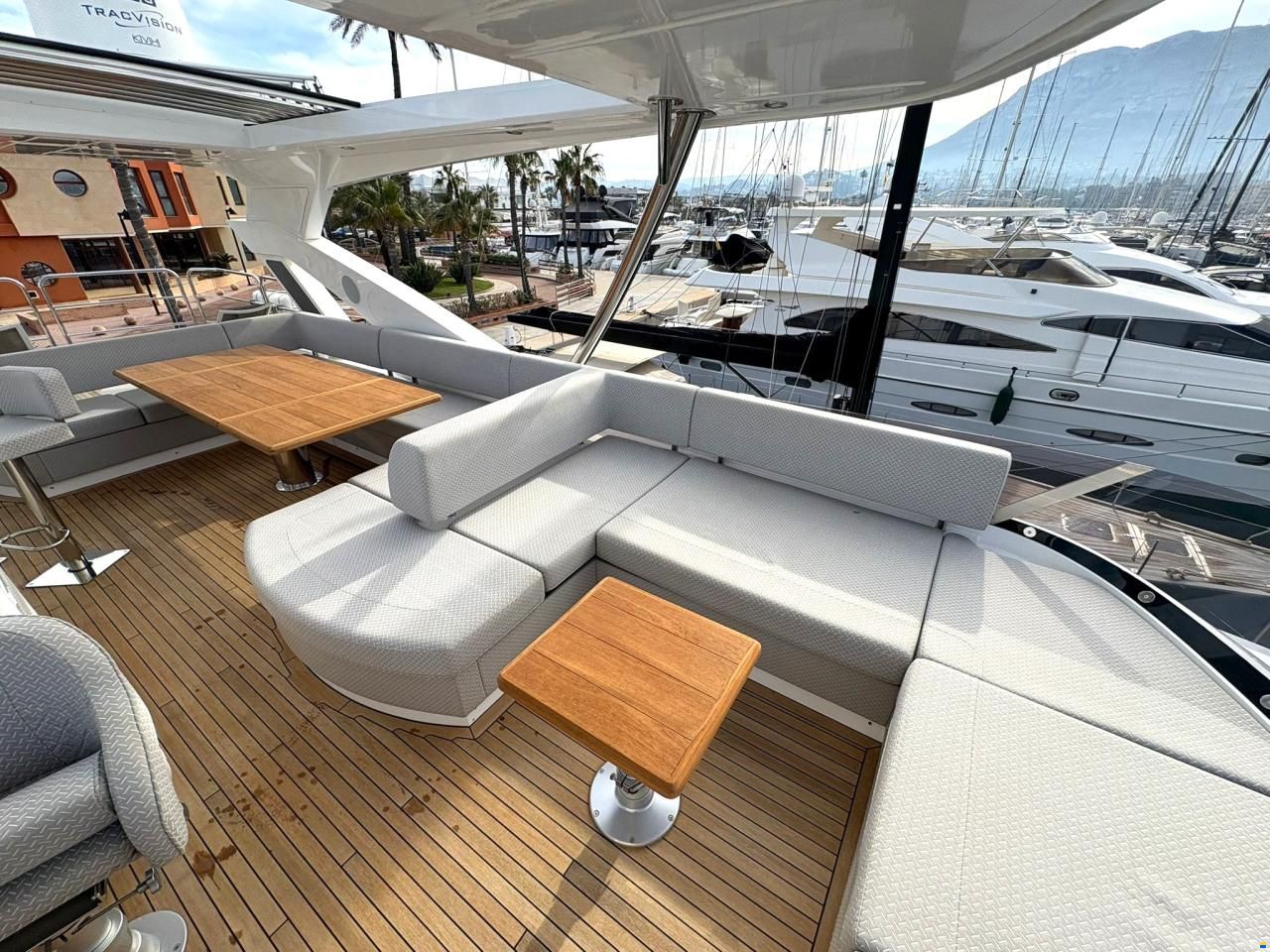 Sunseeker 76 Yacht