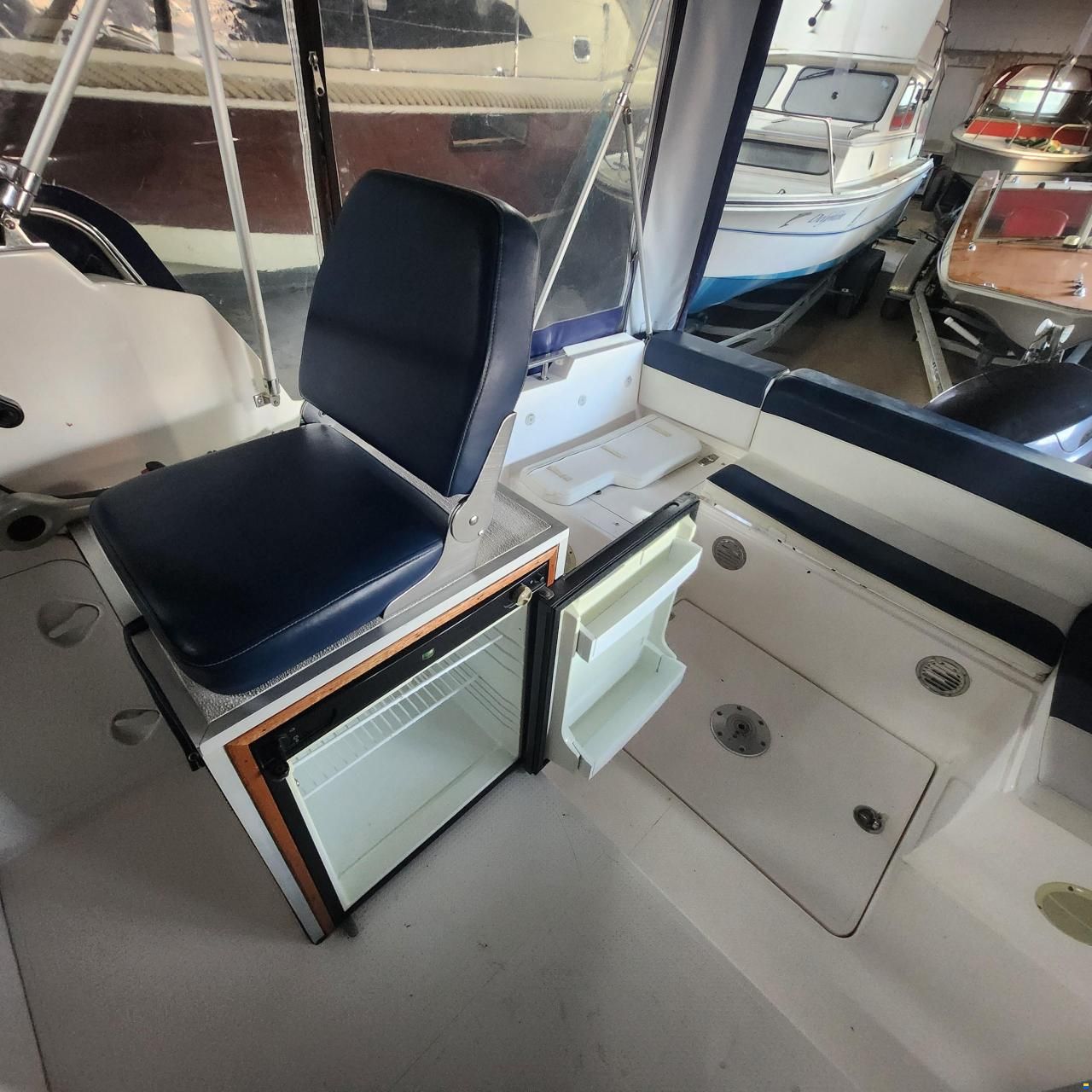 Aqua Royal 680 Cabin