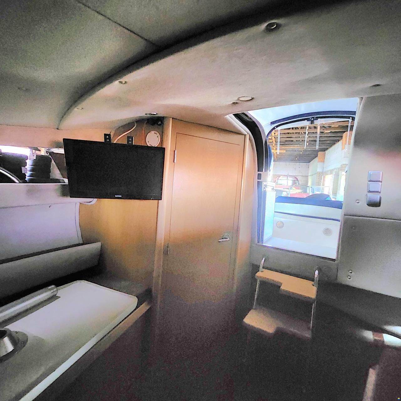 Aqua Royal 680 Cabin