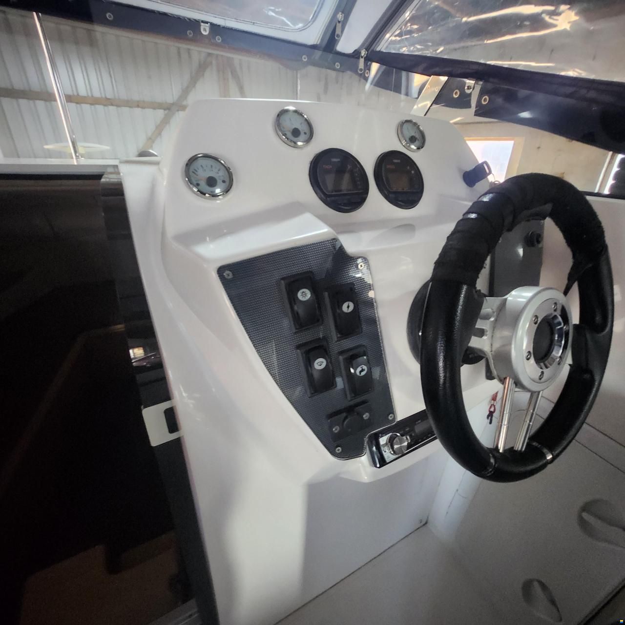 Aqua Royal 680 Cabin