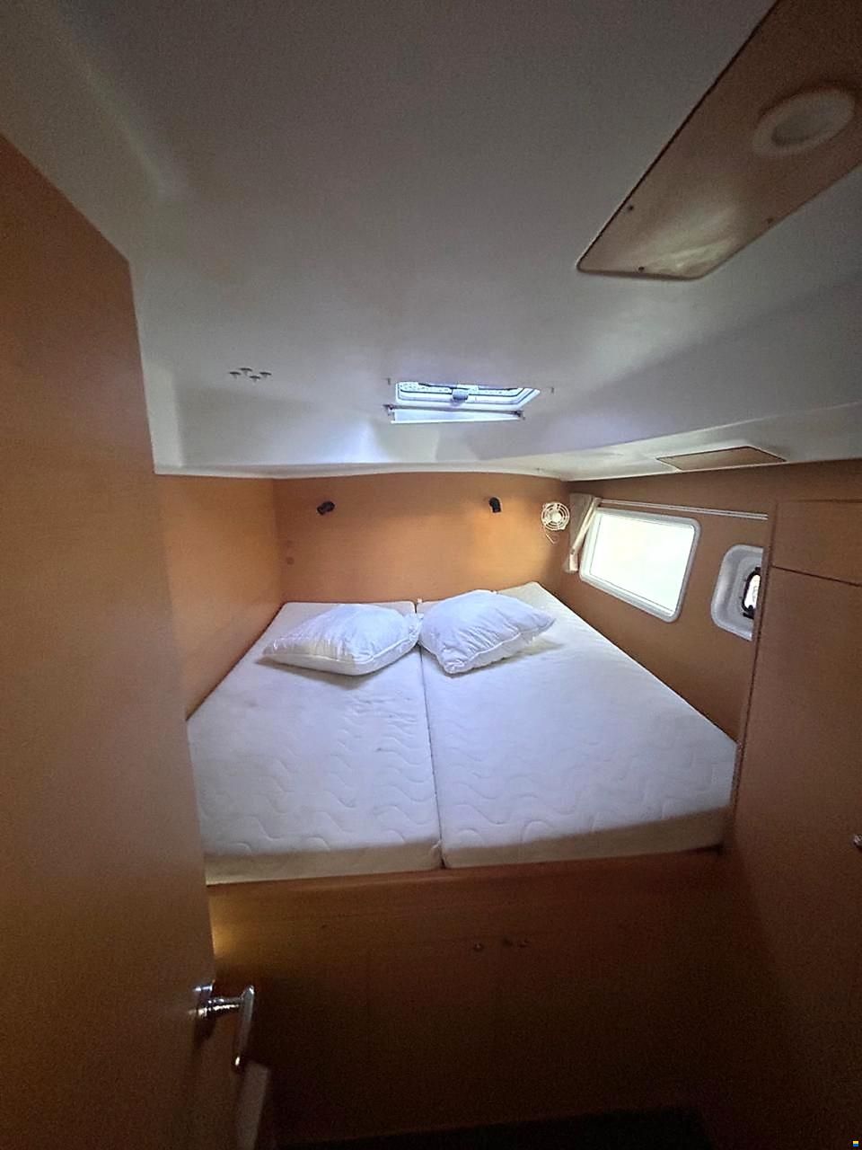 Lagoon 380