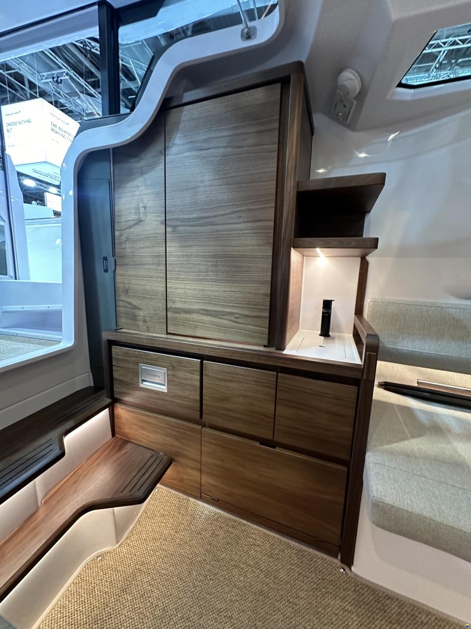 Axopar 38 Cross Cabin