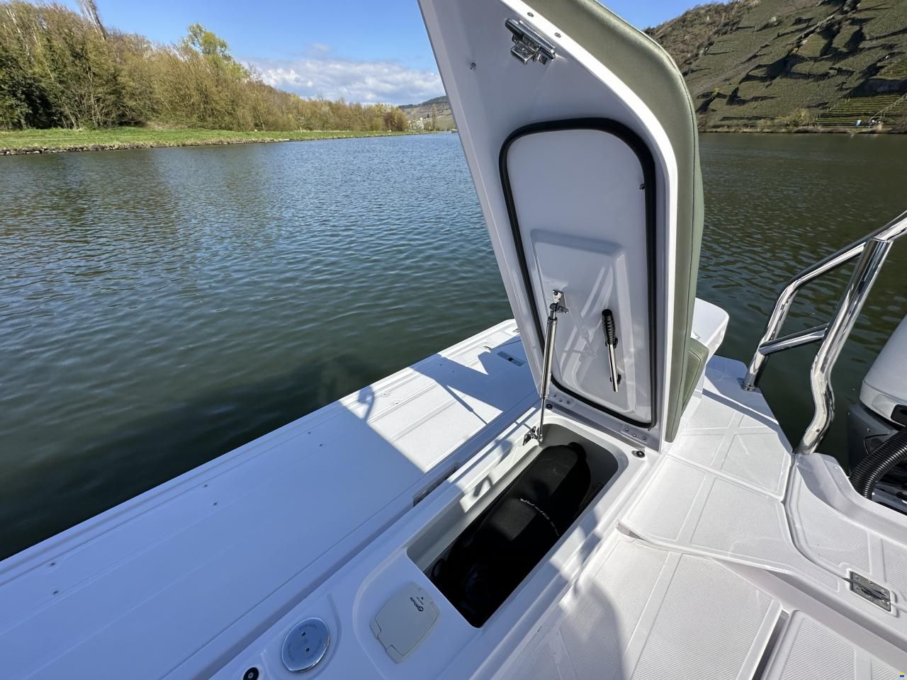 Axopar 38 Cross Cabin