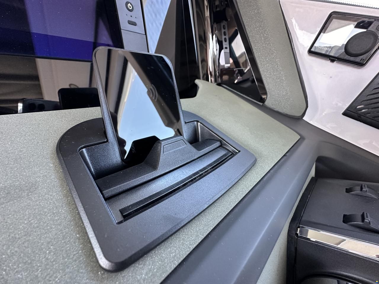 Axopar 38 Cross Cabin