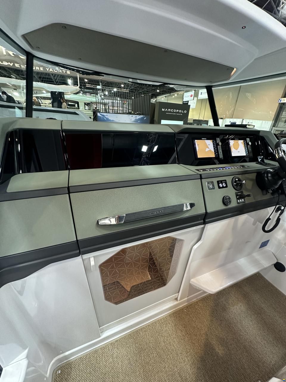 Axopar 38 Cross Cabin