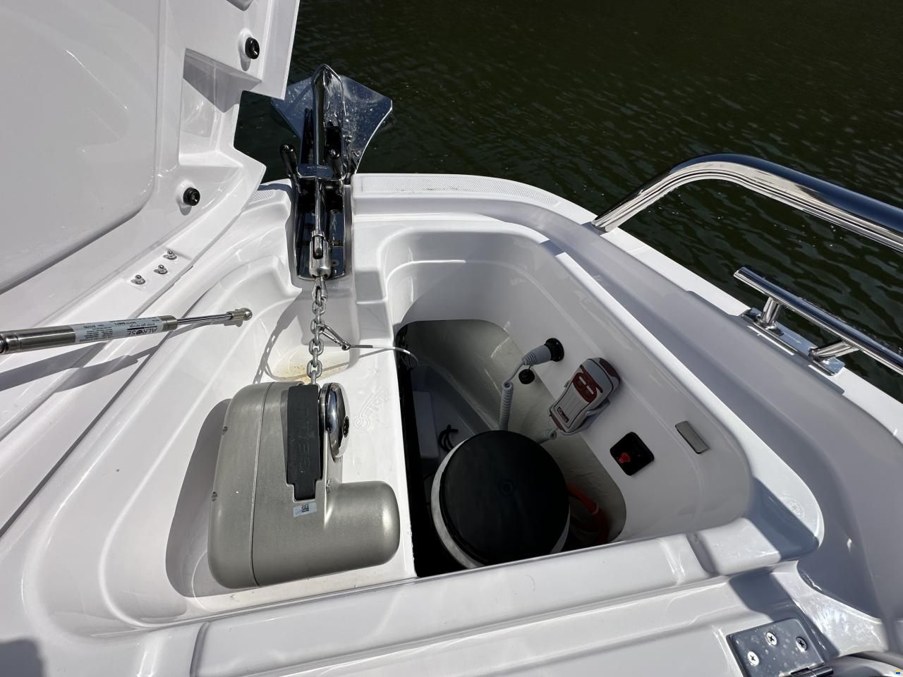 Axopar 38 Cross Cabin