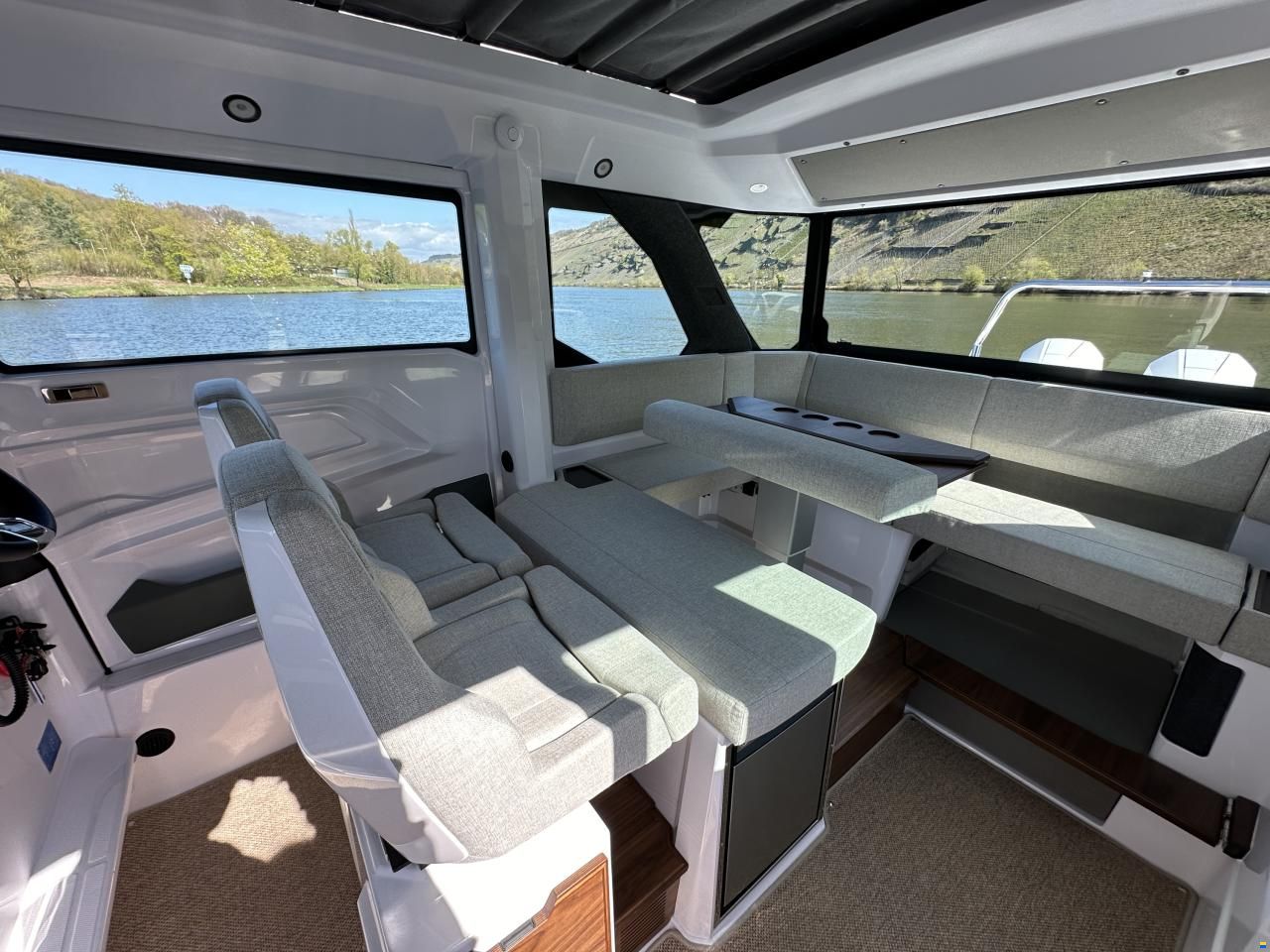 Axopar 38 Cross Cabin