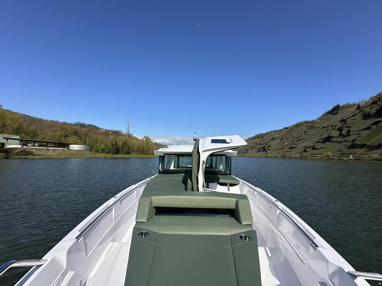 Axopar 38 Cross Cabin