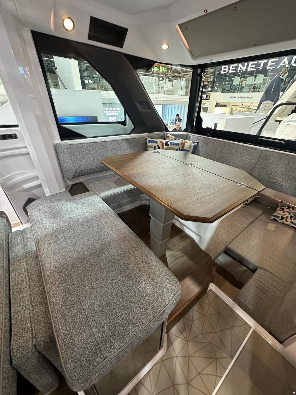 Axopar 38 Cross Cabin