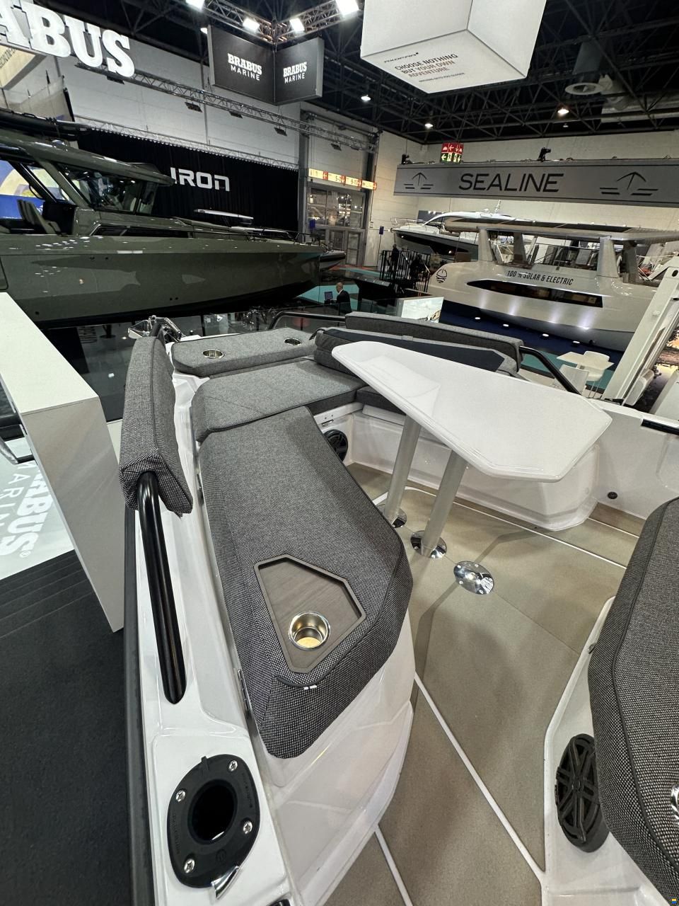 Axopar 38 Cross Cabin