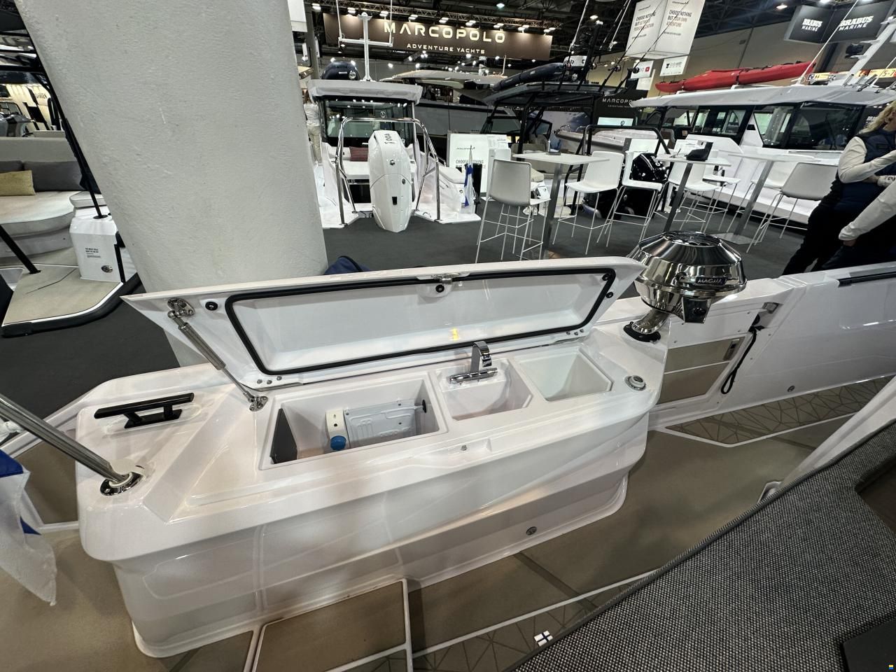 Axopar 38 Cross Cabin