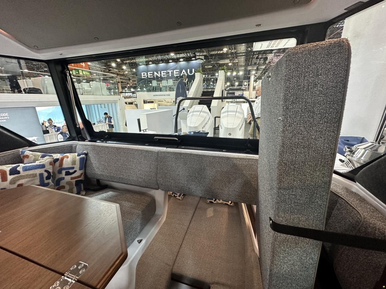 Axopar 38 Cross Cabin