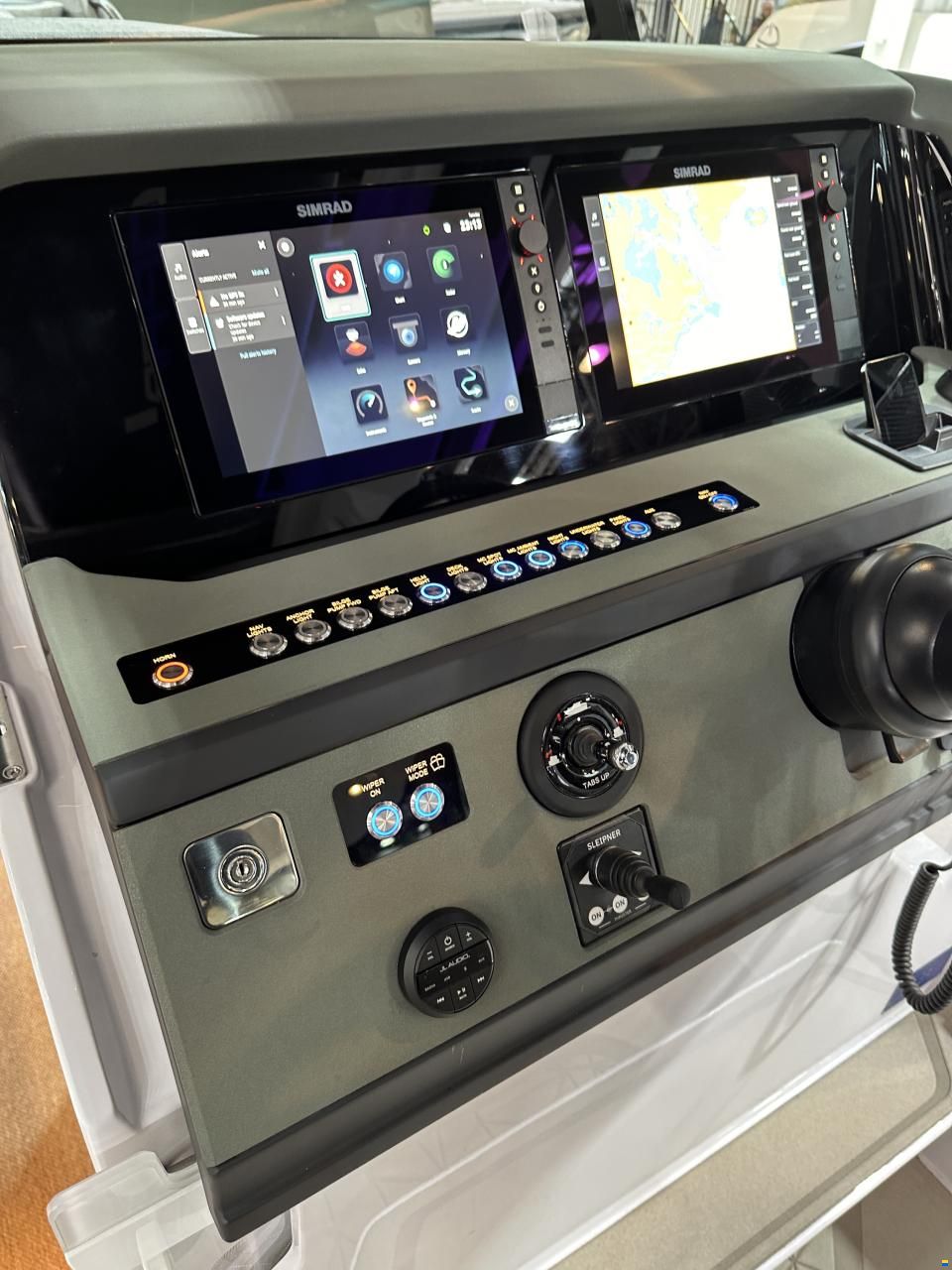 Axopar 38 Cross Cabin