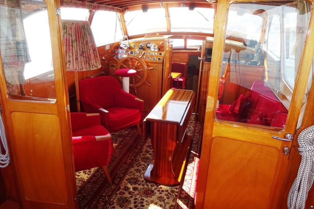 Swiss Craft Sedan Express Cruiser 11.85m