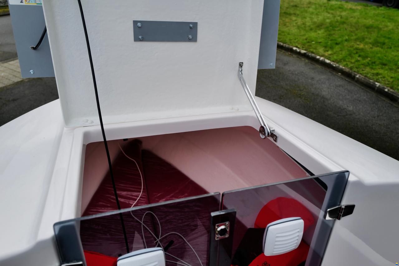 Interster Yachting - KOBUZ