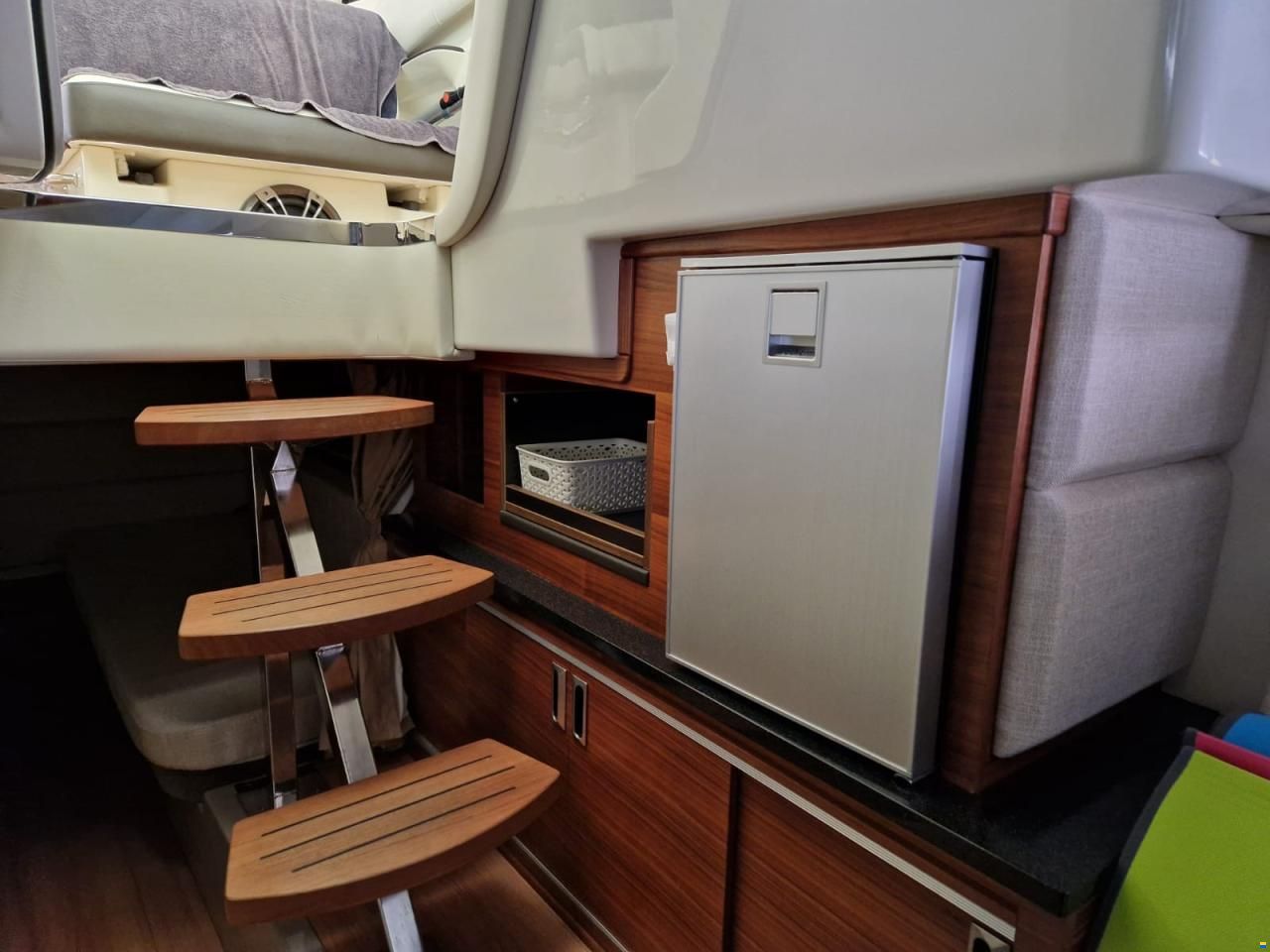 Sea Ray 320 Sundancer Coupe