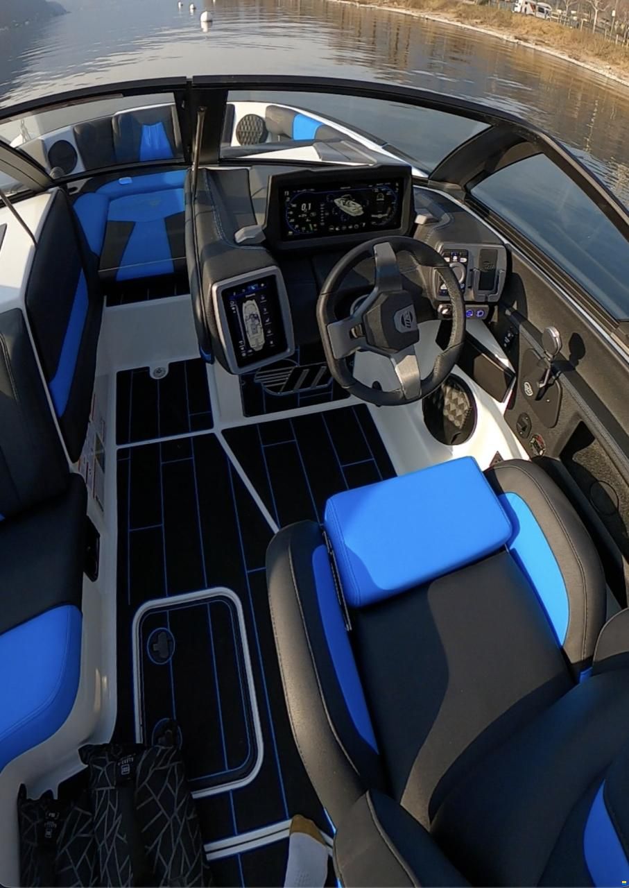 Malibu Wakesetter 24MXZ